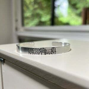 Cuff with houseplants